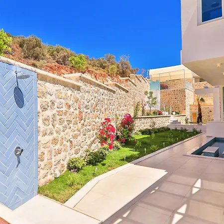 Bella Mare Magnificent Ultra Luxury *