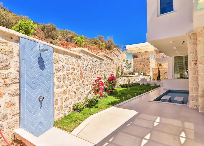 Bella Mare Magnificent Ultra Luxury *