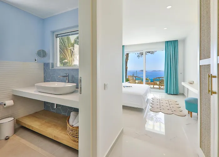 Bella Mare Magnificent Ultra Luxury Вілла *